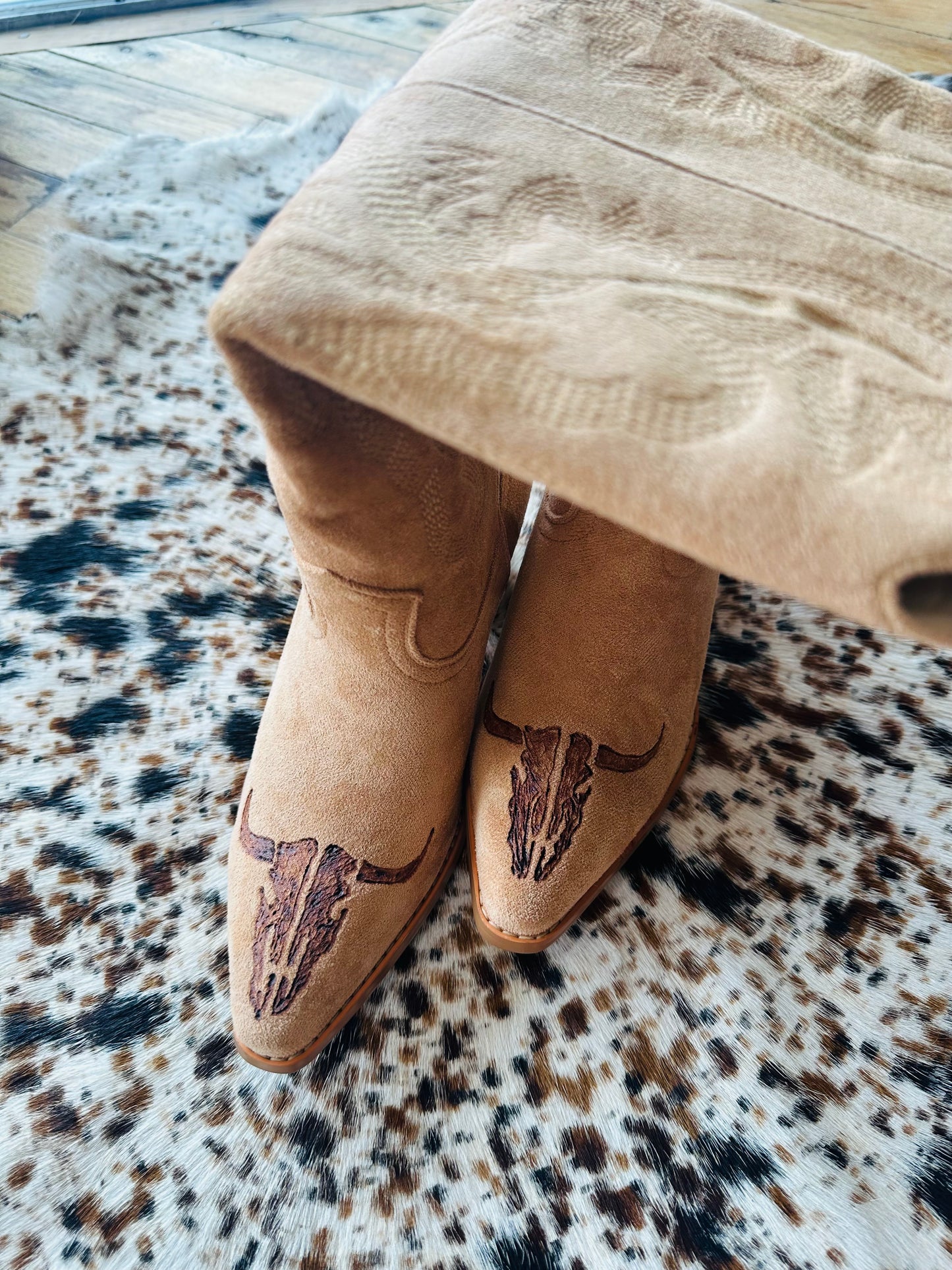 Burnt Cow Skull Knee High Boots [size 6]