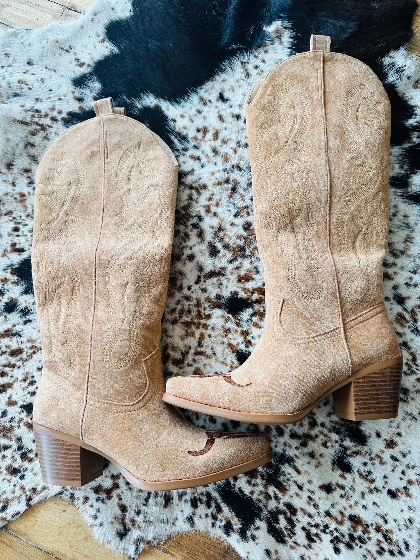 Burnt Cow Skull Knee High Boots [size 6]