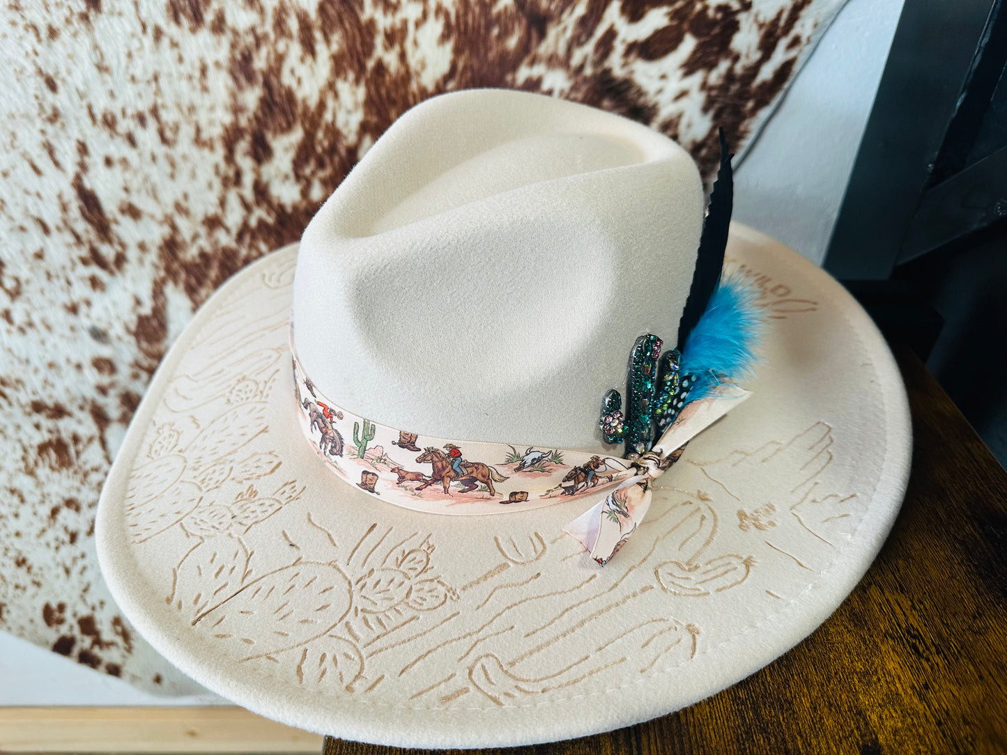 Ivory Wide Brim Felt Hat [Stay Wild Cowgirl]